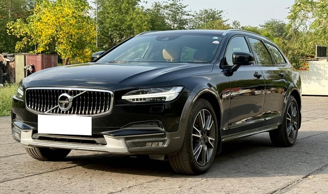 Second-hand 2018 Volvo V90 Cross Country D5 Inscription for sale in New Delhi-19