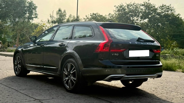 Second-hand 2018 Volvo V90 Cross Country D5 Inscription for sale in New Delhi-18