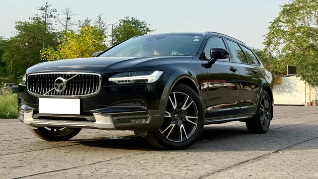 Second-hand 2018 Volvo V90 Cross Country D5 Inscription for sale in New Delhi-8