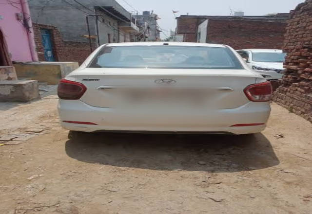 https://images10.gaadi.com/usedcar_image/4560633/original/28f15aec-e013-4add-b359-d1dc67be1cfd.?imwidth=6400