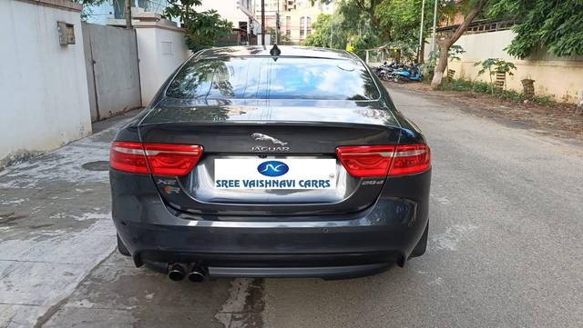 https://images10.gaadi.com/usedcar_image/4560643/original/processed_9c253782e17e90ffac74631ff846ad09.jpeg?imwidth=6402