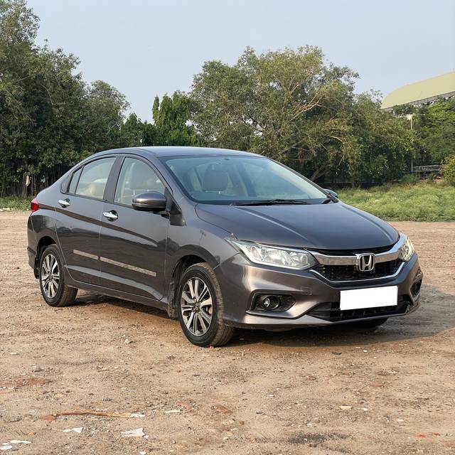 https://images10.gaadi.com/usedcar_image/4560651/original/processed_4f4dafca674daca1166784222948e0e3.jpg?imwidth=6400