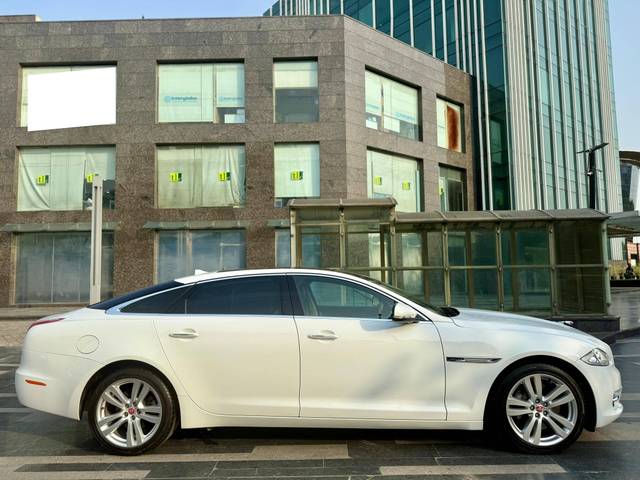 https://images10.gaadi.com/usedcar_image/4560684/original/processed_b2ddcd34db5006defe2180c00110bab3.jpg?imwidth=6401