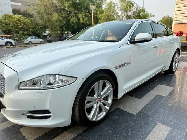 https://images10.gaadi.com/usedcar_image/4560684/original/processed_c8a44a9eac5592f49f4d471d6f3551c4.jpg?imwidth=6400