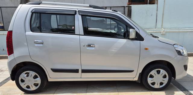 https://images10.gaadi.com/usedcar_image/4560688/original/2b371d8981e8df84f61b6c7531beff57.jpg?imwidth=6401