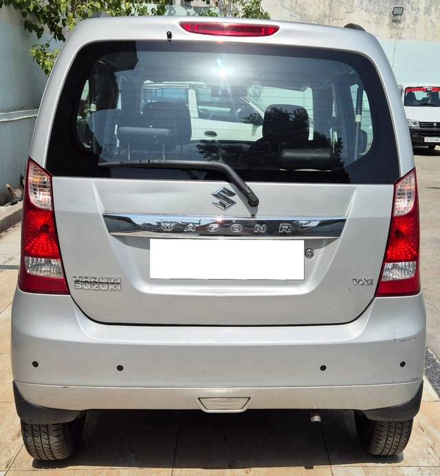 https://images10.gaadi.com/usedcar_image/4560688/original/processed_6d90b4e593cc03f11fc89e7f05ca53b4.jpg?imwidth=6402