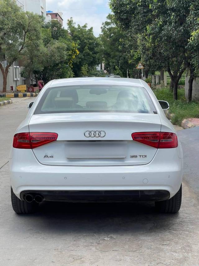 https://images10.gaadi.com/usedcar_image/4560689/original/processed_43bc0a20dbbac416d91095002e6f3a74.jpg?imwidth=6402