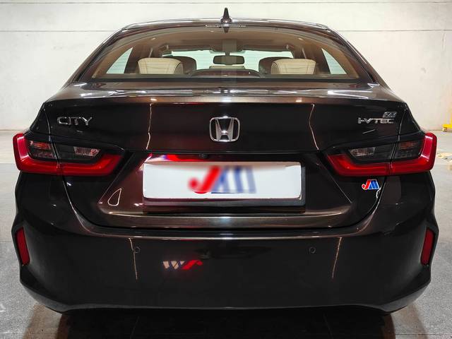 https://images10.gaadi.com/usedcar_image/4560697/original/processed_c609ac1ec2599009b83d87785242fc42.jpg?imwidth=6402