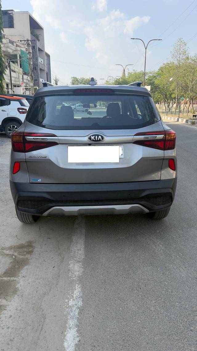 https://images10.gaadi.com/usedcar_image/4560698/original/processed_68d33db875c1ce9a6a7be7fb66073f9e.jpg?imwidth=6401