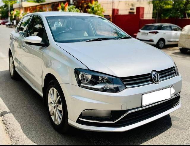 https://images10.gaadi.com/usedcar_image/4560718/original/processed_1055f1d2329108eb7e52432d45650396.jpg?imwidth=6400