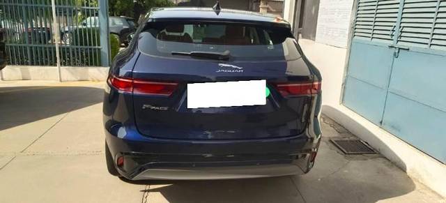 https://images10.gaadi.com/usedcar_image/4560720/original/processed_2ea85670-24a2-45ff-bd92-a67060e981a4.jpg?imwidth=6401