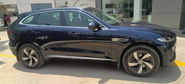https://images10.gaadi.com/usedcar_image/4560720/original/processed_f2164343-7713-457e-a18f-091986b1a52b.jpg?imwidth=6400