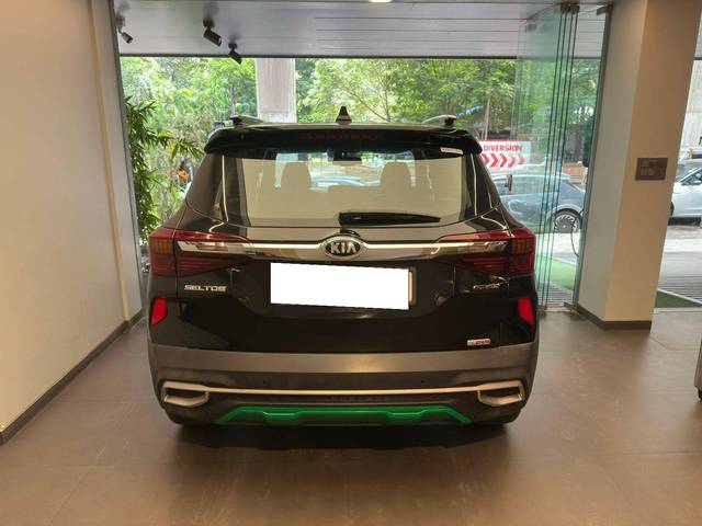 https://images10.gaadi.com/usedcar_image/4560732/original/processed_959082896b9b79b292c6e8cfe0942c25.jpeg?imwidth=6402