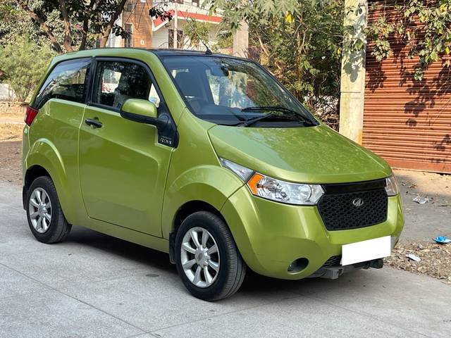 https://images10.gaadi.com/usedcar_image/4560733/original/processed_d6d196e0fef3cab25caccf4ce9e6d933.jpg?imwidth=6400