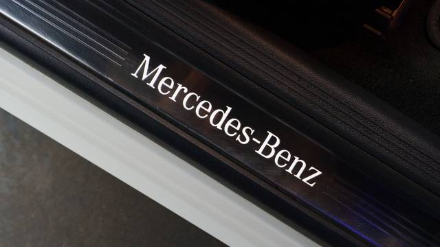 https://images10.gaadi.com/usedcar_image/4560746/original/b66528c4c2380fbe0a2c38794bea9f88.jpg?imwidth=6402
