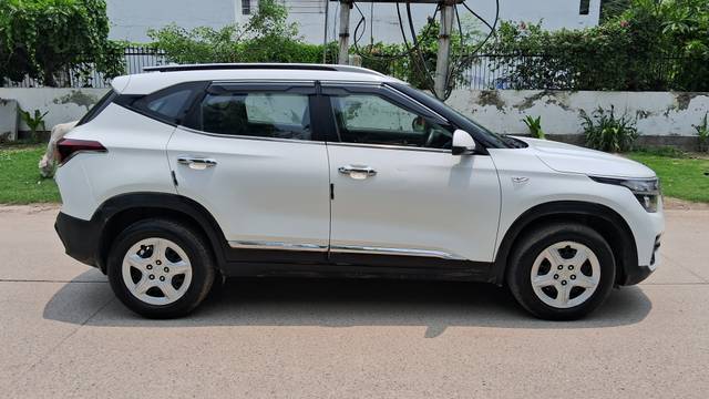 https://images10.gaadi.com/usedcar_image/4560758/original/a9ad0f5b5fb3f1ef1d5c4a86c1bff64e.jpg?imwidth=6401