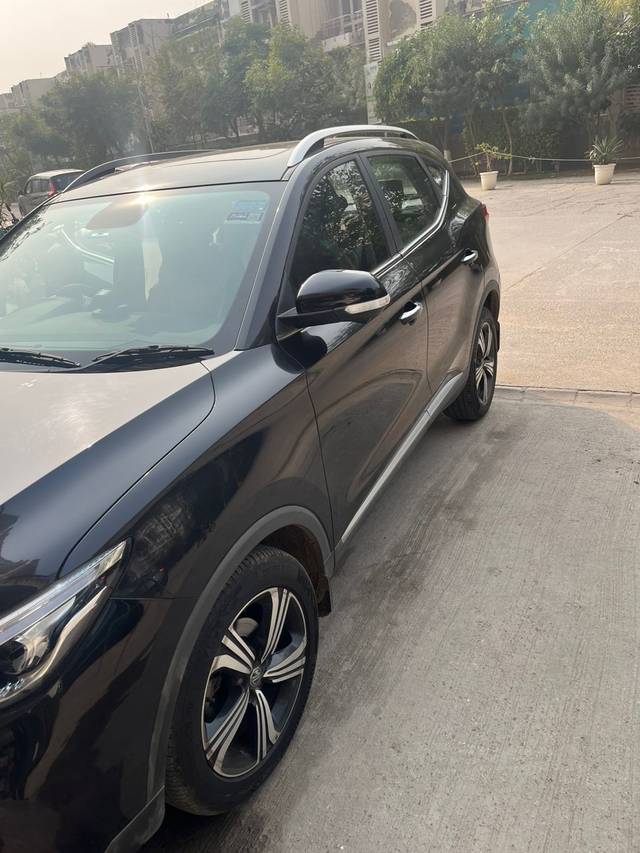https://images10.gaadi.com/usedcar_image/4560762/original/227e53f9d5300403ea6f899d00beb0d6.jpg?imwidth=6402