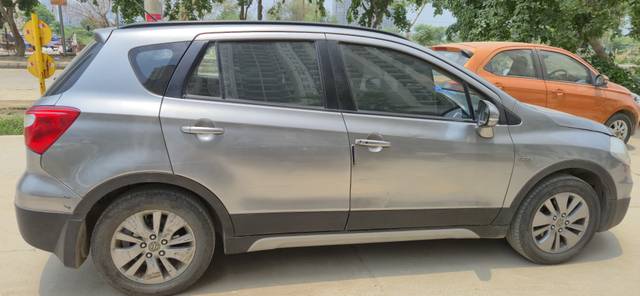 https://images10.gaadi.com/usedcar_image/4560787/original/26f52ed4-dc0e-4758-b317-42df6e479307.jpg?imwidth=6402