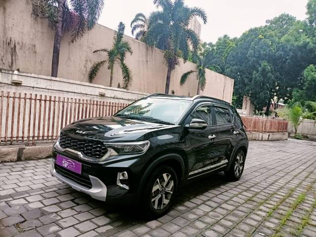 https://images10.gaadi.com/usedcar_image/4560816/original/processed_9c9ae5fcb912d21ca97af0859d796606.jpg?imwidth=6402