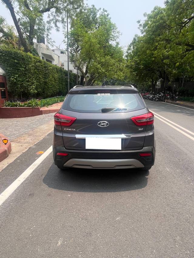 https://images10.gaadi.com/usedcar_image/4560820/original/processed_d8ffbb8a-dbfc-406e-8e1f-9363c1c2825c.jpg?imwidth=6402