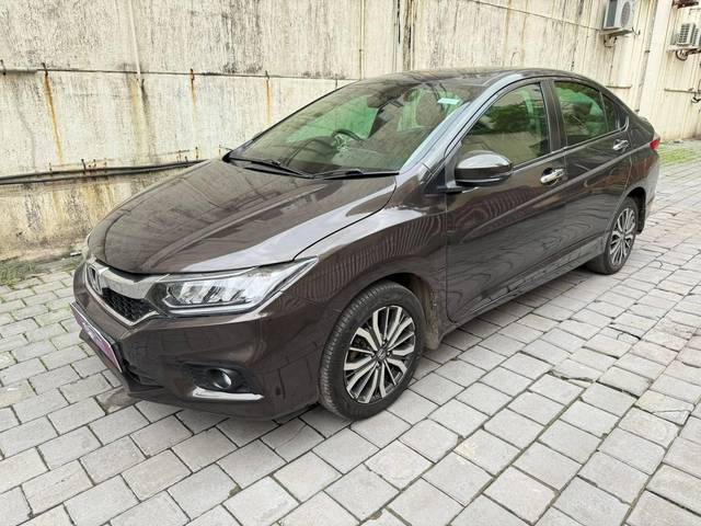 https://images10.gaadi.com/usedcar_image/4560829/original/processed_1f7ebe9b58d5f1dd72854154fef08a4b.jpg?imwidth=6400