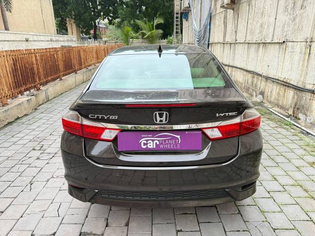 https://images10.gaadi.com/usedcar_image/4560829/original/processed_81888ae64f502052530684dc11855b9b.jpg?imwidth=6402