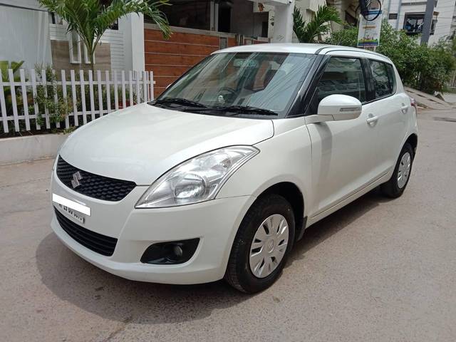 https://images10.gaadi.com/usedcar_image/4560838/original/processed_02d2a04582503c479e197b276996946e.jpg?imwidth=6402