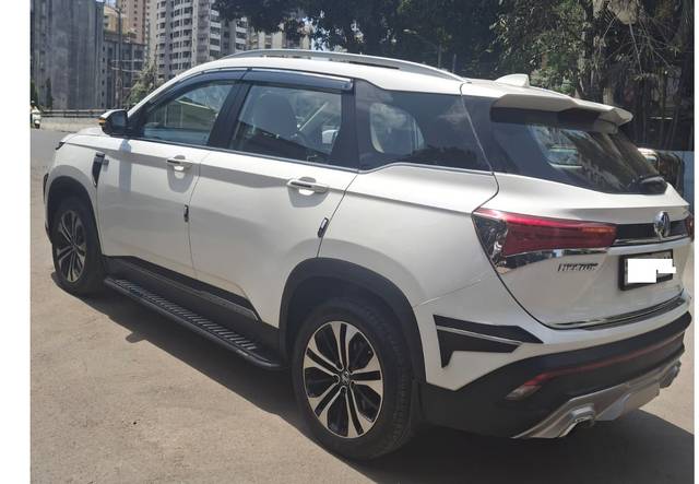 https://images10.gaadi.com/usedcar_image/4560841/original/99e6b1089c3df93a58af6e56f23cfd96.jpeg?imwidth=6402