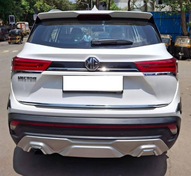 https://images10.gaadi.com/usedcar_image/4560841/original/processed_eddb190a0f790483a06b7a0a7e344684.jpeg?imwidth=6401