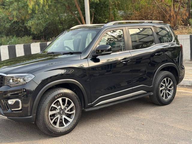 https://images10.gaadi.com/usedcar_image/4560842/original/processed_d0b920f3679f3b331e641d7db3933cf6.jpg?imwidth=6401