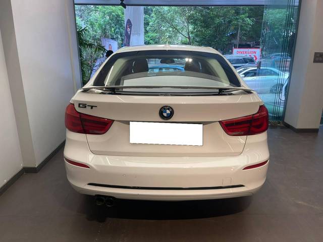 https://images10.gaadi.com/usedcar_image/4560852/original/processed_76a15030a45aa79b9544f28e5b16f993.jpeg?imwidth=6402
