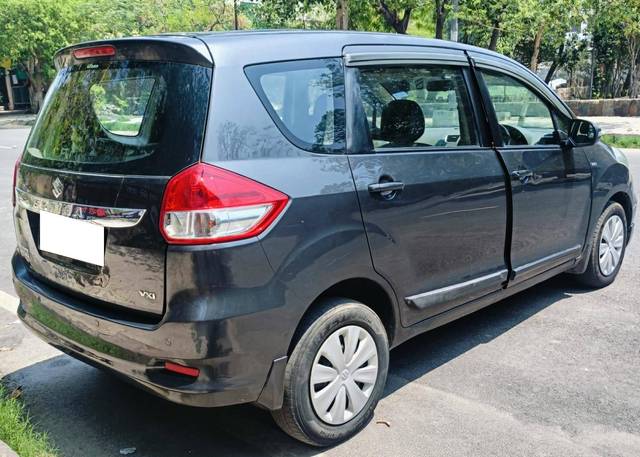 https://images10.gaadi.com/usedcar_image/4560907/original/processed_c56b97a543c3c0dc0a04bcaf42f411e4.jpg?imwidth=6401