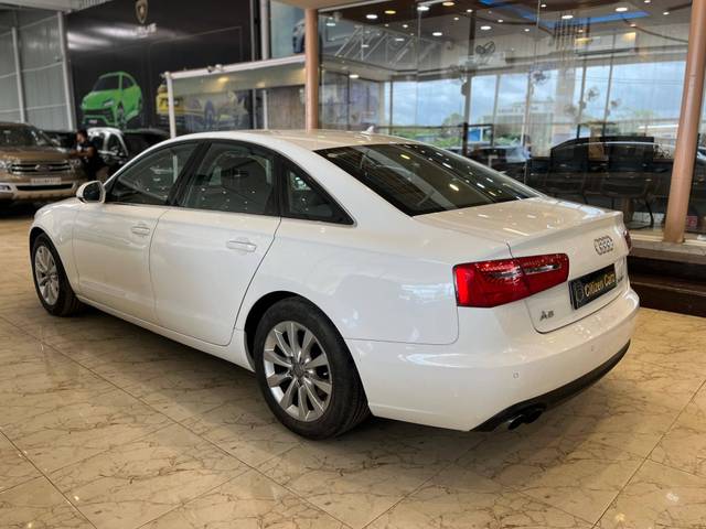 https://images10.gaadi.com/usedcar_image/4560909/original/processed_d73e79528cff7363e19a320c5e490f53.jpg?imwidth=6402