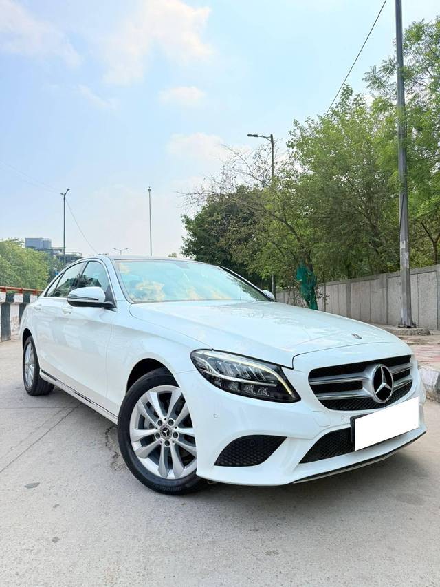 https://images10.gaadi.com/usedcar_image/4560930/original/processed_1a2ac404571d2d91af5182fe29ae0d91.jpeg?imwidth=6400