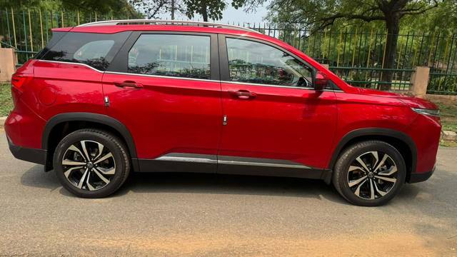 https://images10.gaadi.com/usedcar_image/4560943/original/473895eb5cd58cba4830c2c7a5b93636.jpg?imwidth=6401