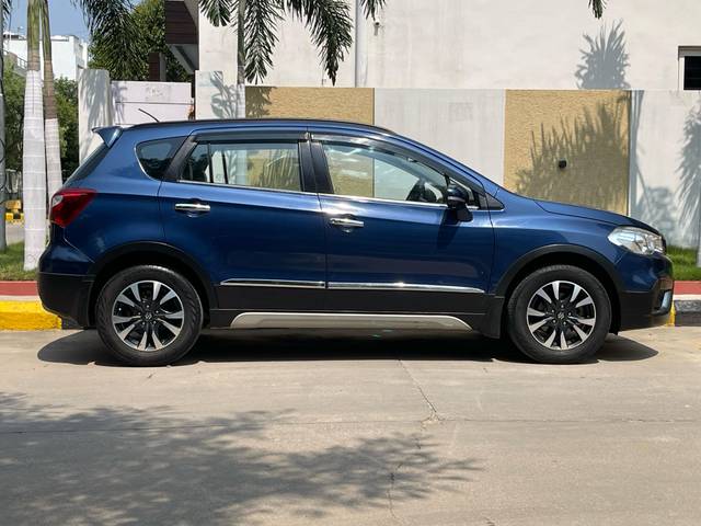 https://images10.gaadi.com/usedcar_image/4560950/original/07df4d0985be3508f7be59a1fe5c35a1.jpg?imwidth=6401