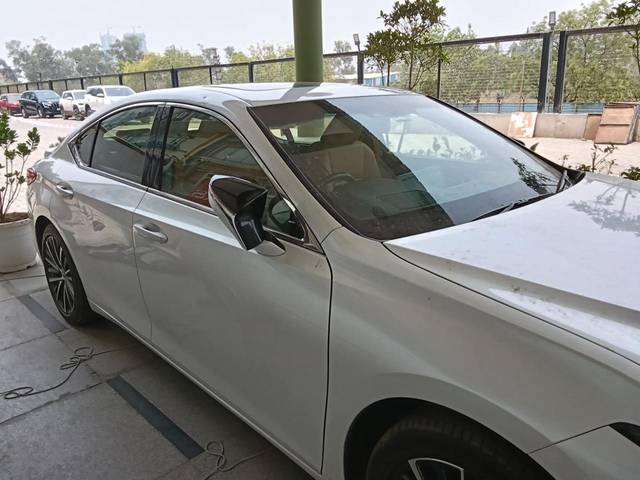 https://images10.gaadi.com/usedcar_image/4560992/original/d77371e6-cead-4fb8-a012-6061c010c90b.jpg?imwidth=6401