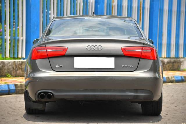 https://images10.gaadi.com/usedcar_image/4561012/original/processed_ea2e6cde5ef66c88f30188208045e1a1.jpg?imwidth=6401