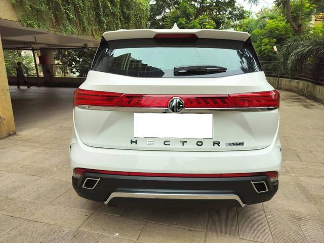 https://images10.gaadi.com/usedcar_image/4561013/original/processed_b9c397cfd9042c4aa1ab6b880ca6fc15.jpeg?imwidth=6402