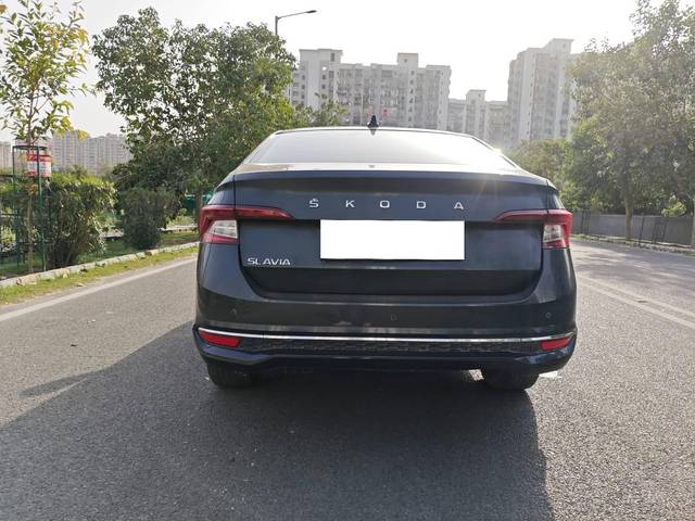 https://images10.gaadi.com/usedcar_image/4561016/original/processed_2d88416dfe82f1a99e22b295b2bfeb5b.jpg?imwidth=6402