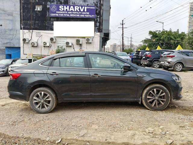 https://images10.gaadi.com/usedcar_image/4561016/original/processed_f10a5b63fcf2b2b0a4c135ee8524a3a1.jpg?imwidth=6402