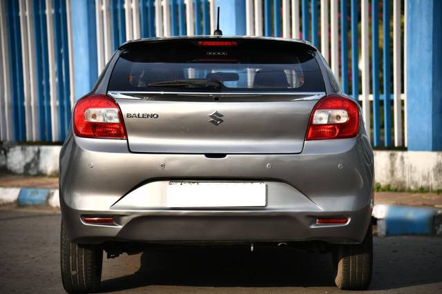 https://images10.gaadi.com/usedcar_image/4561025/original/processed_3182c67a6fac3e62a6065a55a2d758a0.jpg?imwidth=6402