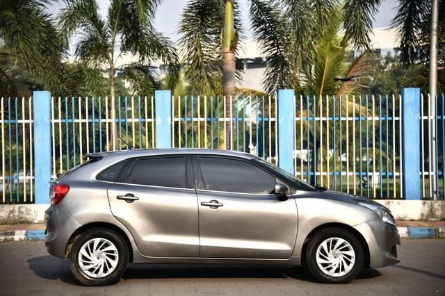 https://images10.gaadi.com/usedcar_image/4561025/original/processed_7928e66a7ba653c16c49540ea8977646.jpg?imwidth=6401