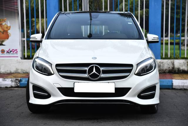https://images10.gaadi.com/usedcar_image/4561040/original/processed_abdb0247b164b531f59167a6472920f5.jpg?imwidth=6402