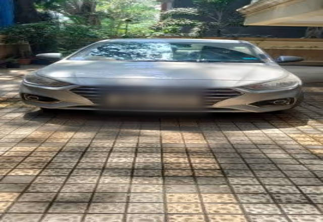 https://images10.gaadi.com/usedcar_image/4561062/original/c5c05ece-ddbc-4e0a-8862-03ffde8e44a0.?imwidth=6402