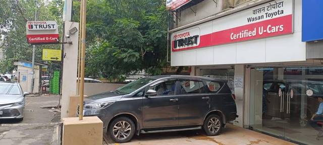 https://images10.gaadi.com/usedcar_image/4561076/original/processed_1e74e4893cf54c46bb34f76625603e3c.jpeg?imwidth=6400