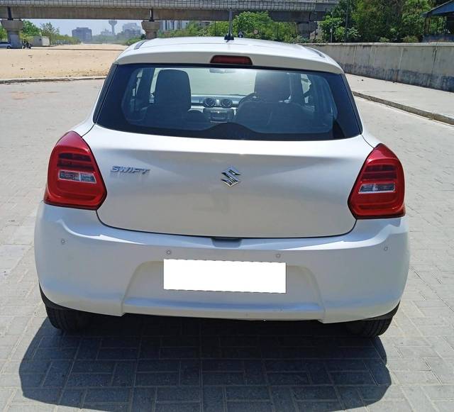 https://images10.gaadi.com/usedcar_image/4561090/original/processed_15f794461ab038bb1c3e2e3c8e55b09e.jpg?imwidth=6402