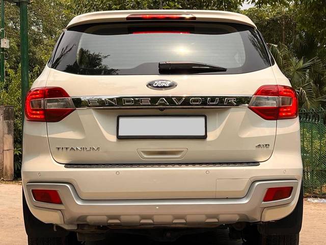 https://images10.gaadi.com/usedcar_image/4561152/original/processed_aab2625b0b105f2354350a63eaec0feb.jpeg?imwidth=6402