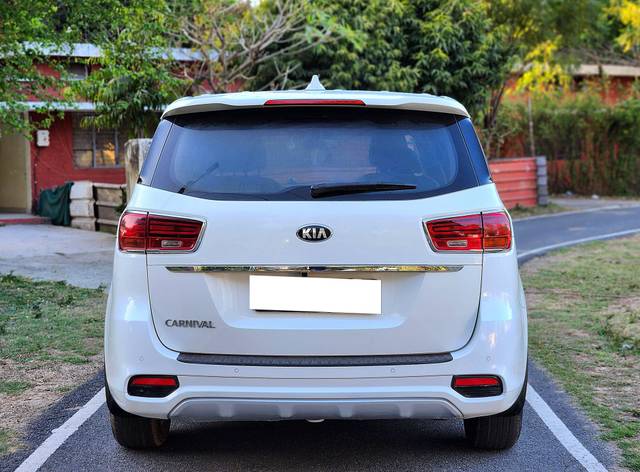 https://images10.gaadi.com/usedcar_image/4561173/original/processed_c7d6d9a04da8c6aba9e5c4538f843452.jpg?imwidth=6402