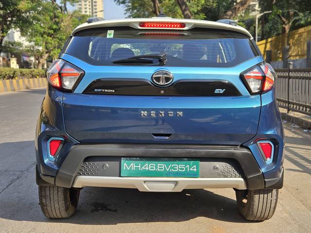 https://images10.gaadi.com/usedcar_image/4561177/original/processed_5c9df3eb969c63c615a5a84d3c81b358.jpg?imwidth=6402